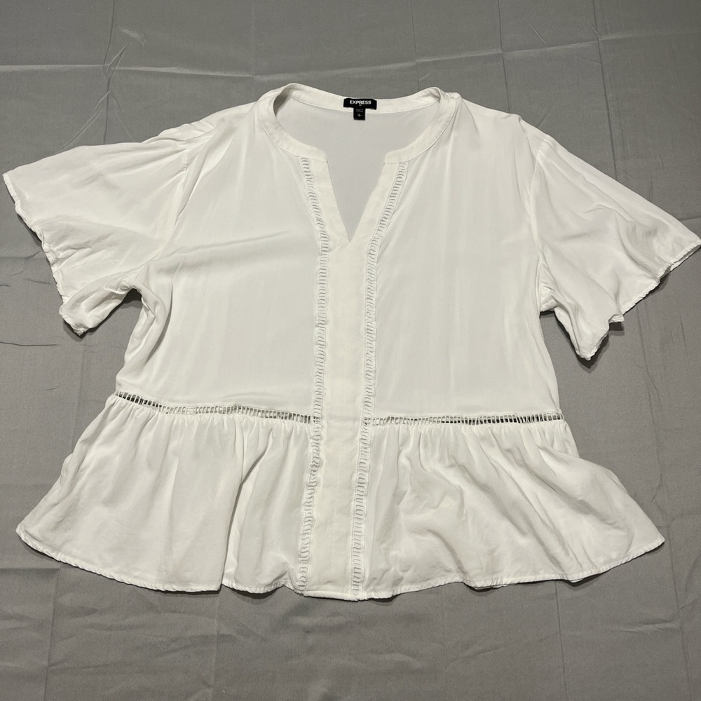 Express White Rayon V-Neck Peplum Blouse‎ with Lace Trim size L